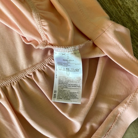 BANANAS REPUBLIC BEAUTIFUL PINK BLOUSE, SMALL - Picture 8 of 12